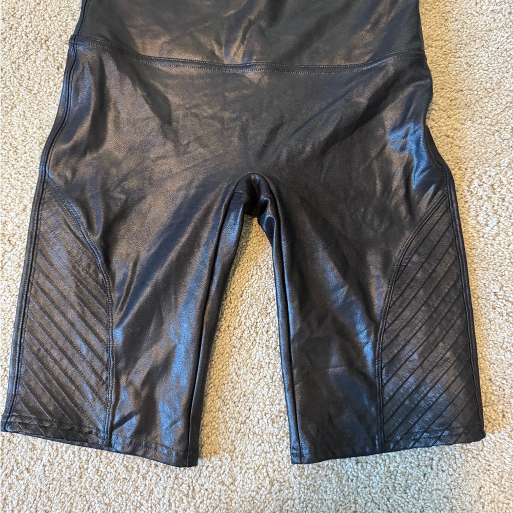 🖤 Faux Leather Biker Shorts – Size L